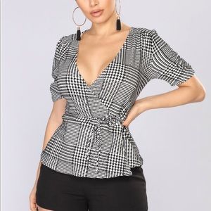 Fashion Nova Houndstood Top Size 2x
